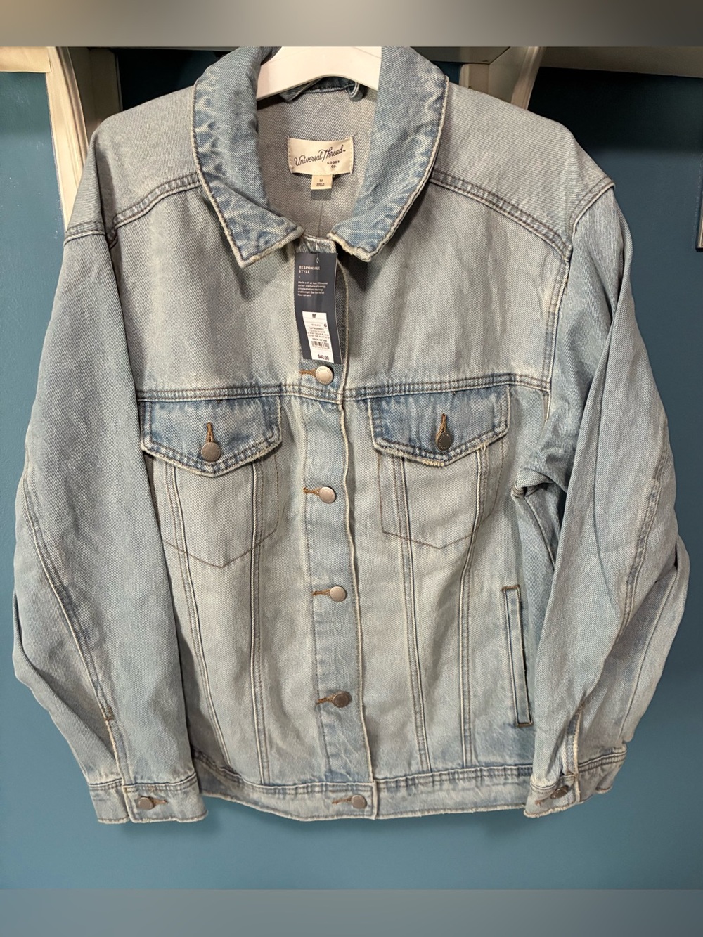 NWT Universal Thread Oversized Denim Trucker Jacket Light Wash M